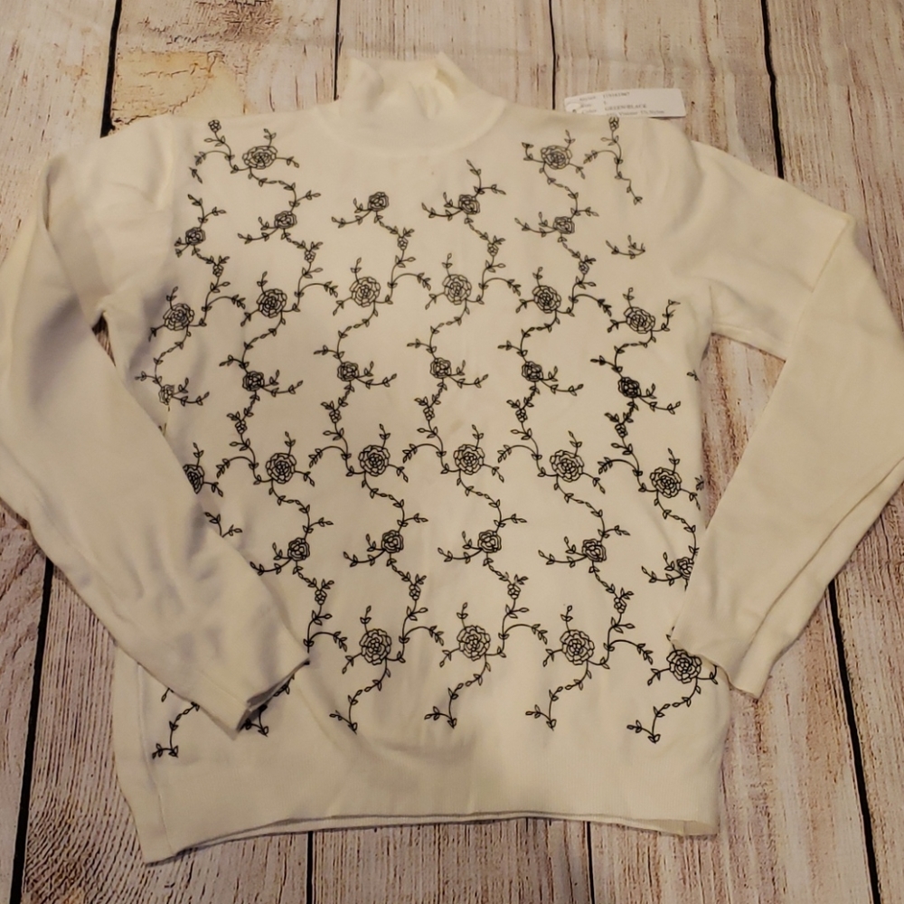 Jessica Ash white light sweater size medium